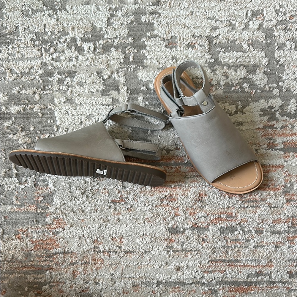Gray Women's Sorel Sandals new 8.5